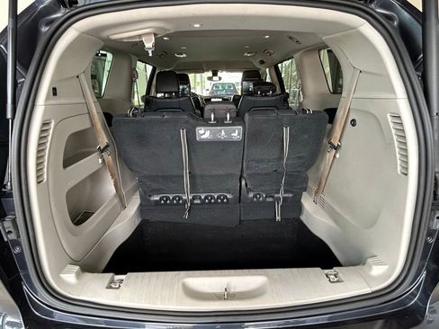 Used 2020 Chrysler Pacifica Touring-L Plus FWD image 45