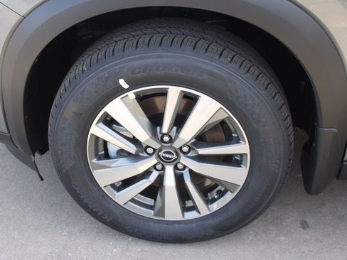 New 2026 Nissan Pathfinder SL image 8