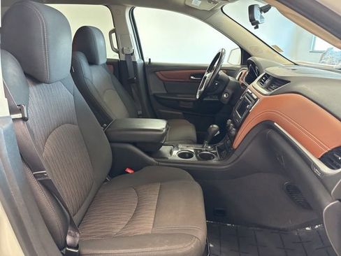 Used 2015 Chevrolet Traverse LT image 23