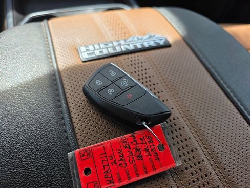 Used 2024 Chevrolet Silverado 2500 High Country image 33