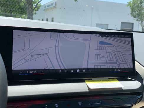 Used 2025 BMW X3 xDrive30i w/ Convenience Package image 28