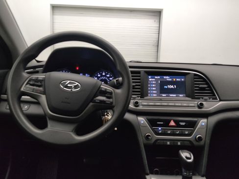 Used 2018 Hyundai Elantra SE w/ SE Connectivity Package 04 FWD image 22