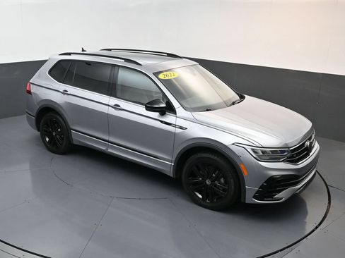 Used 2022 Volkswagen Tiguan SE R-Line AWD/4WD image 15
