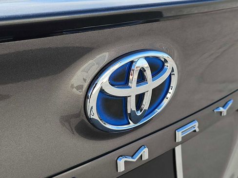 Used 2024 Toyota Camry SE image 11