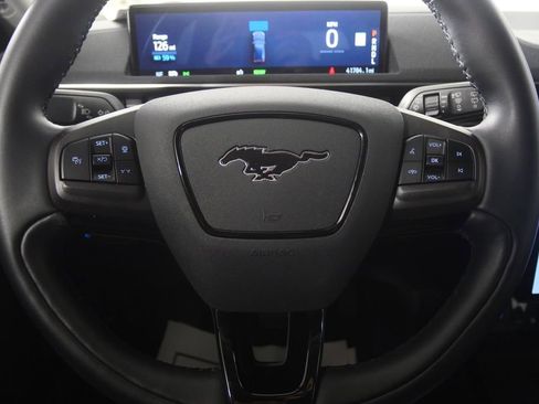 Used 2022 Ford Mustang Mach-E Select image 17