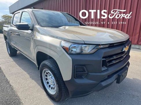 Used 2024 Chevrolet Colorado W/T RWD image 1