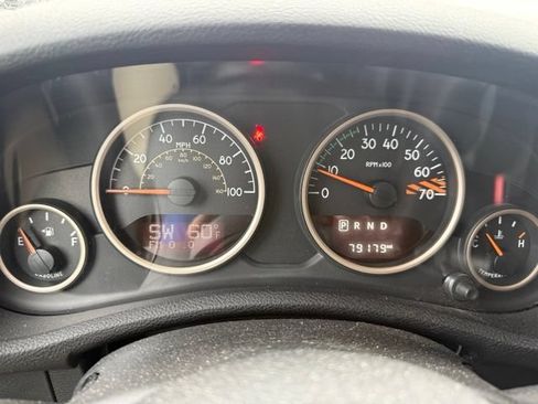 Used 2017 Jeep Wrangler Unlimited Sahara AWD/4WD image 4