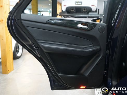 Used 2017 Mercedes-Benz GLE 400 4MATIC image 26