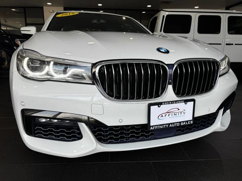 Used 2018 BMW 750i xDrive AWD/4WD image 10