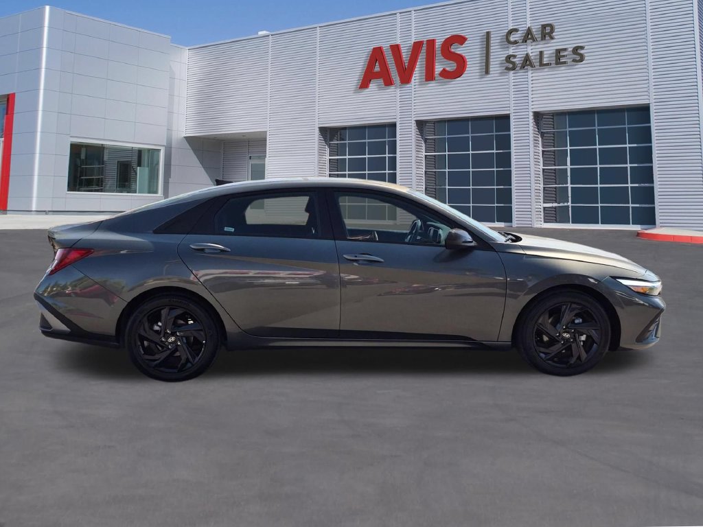 Used 2026 Hyundai Elantra Sport FWD image 5