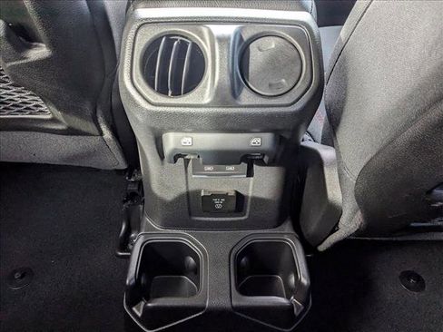 Used 2022 Jeep Wrangler Unlimited Rubicon w/ Steel Bumper Group image 19