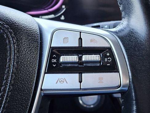 Used 2025 Kia Telluride S FWD image 18