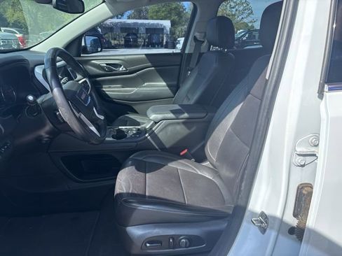 Used 2020 GMC Acadia SLT w/ Driver Alert Package II image 9