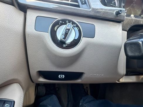 Used 2010 Mercedes-Benz E 350 Sedan image 24