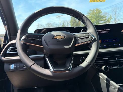 New 2026 Chevrolet Traverse LT w/ Driver Confidence Package FWD image 18