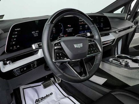 Certified 2025 Cadillac Optiq Luxury 1 AWD/4WD image 4