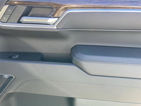 New 2026 GMC Sierra 1500 Elevation image 16