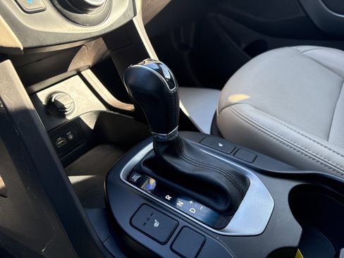 Used 2017 Hyundai Santa Fe Sport image 23