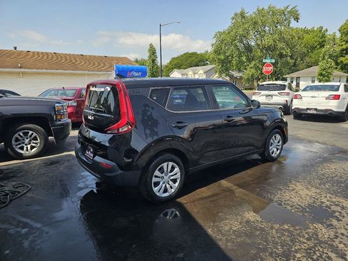 Used 2022 Kia Soul LX FWD image 12