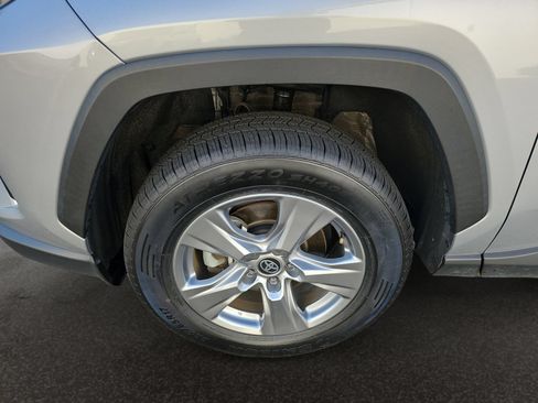 Used 2024 Toyota RAV4 XLE FWD image 40