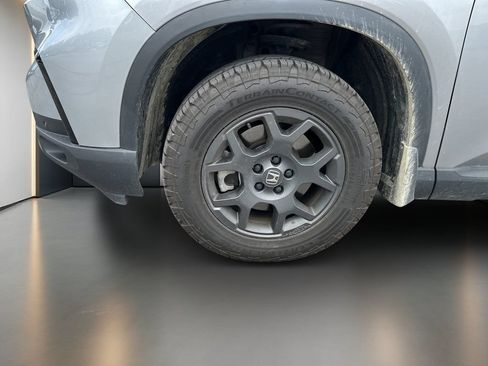 Used 2024 Honda Pilot TrailSport image 11