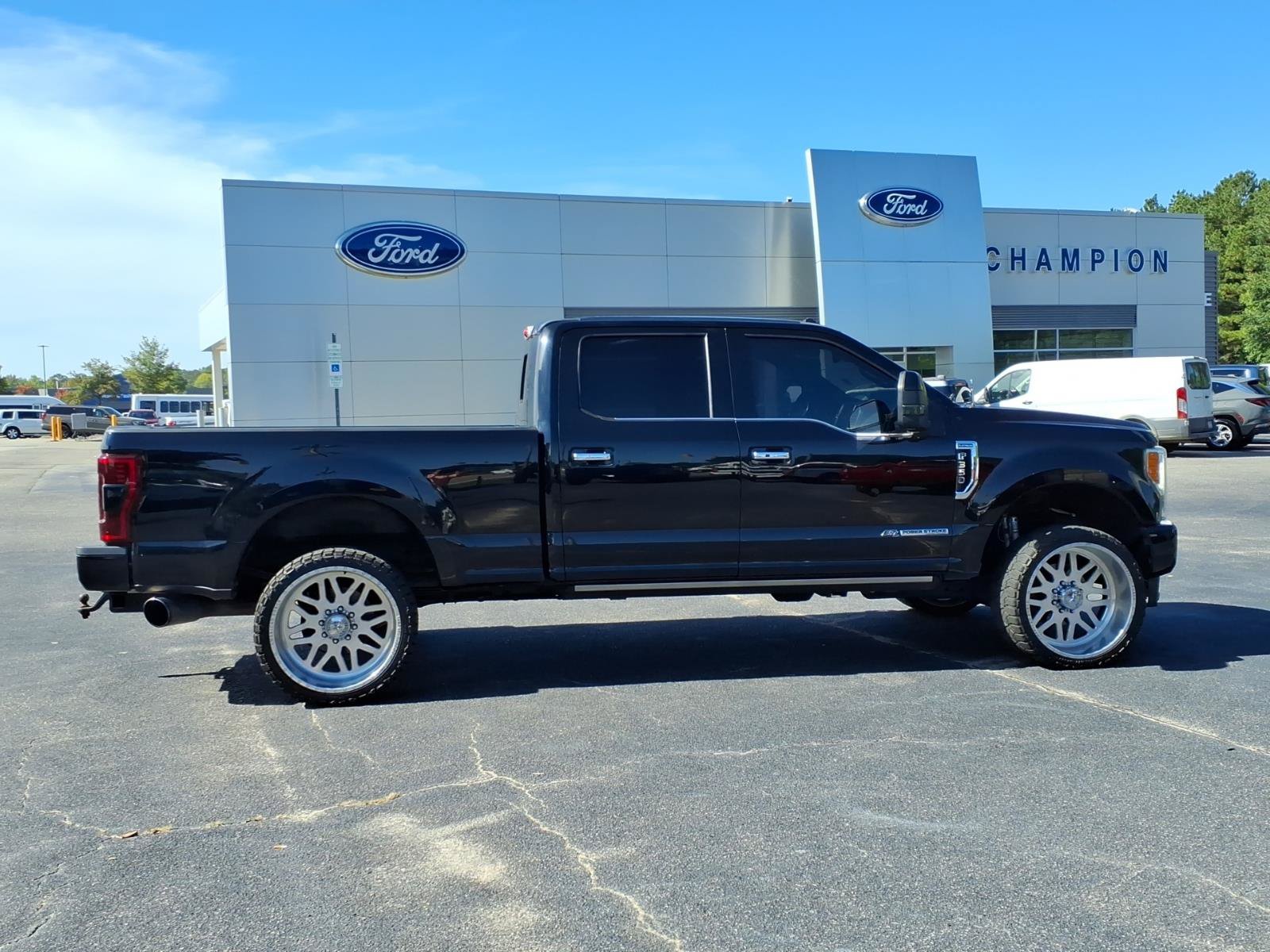 Used 2017 Ford F350 Platinum w/ Platinum Ultimate Package AWD/4WD image 27