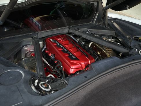 Used 2021 Chevrolet Corvette Stingray Coupe w/ Z51 Performance Package RWD image 18