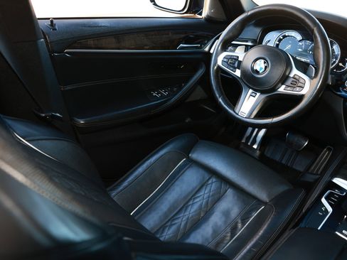 Used 2017 BMW 540i xDrive image 25