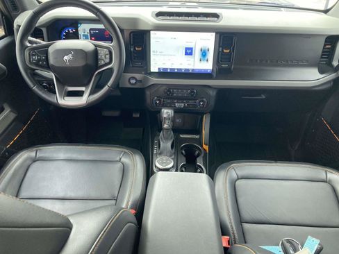Used 2023 Ford Bronco Badlands image 17
