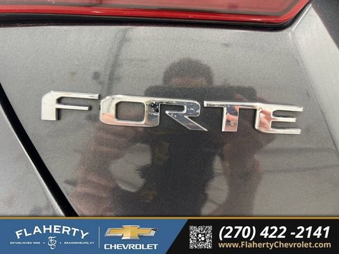 Used 2019 Kia Forte LXS image 18