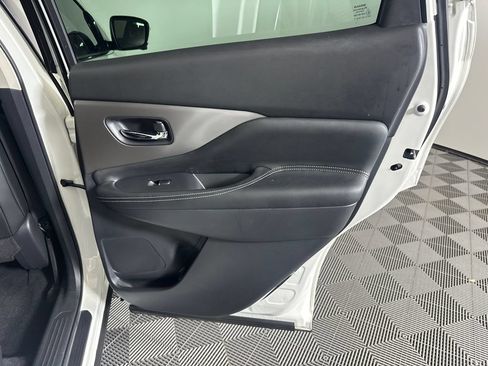Used 2020 Nissan Murano SL w/ Moonroof Package FWD image 16