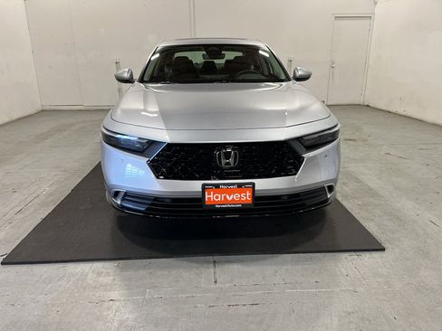 Used 2025 Honda Accord Touring image 2