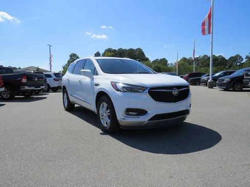 Used 2020 Buick Enclave Essence w/ Sound and Sites Package FWD image 9