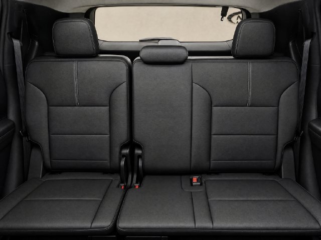 Used 2026 GMC Acadia Elevation w/ Elevation Premium Package FWD image 12