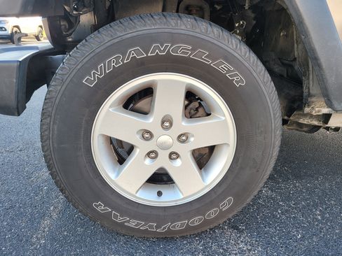 Used 2016 Jeep Wrangler Unlimited Sport w/ Quick Order Package 24S AWD/4WD image 8