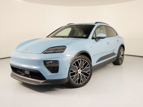 New 2025 Porsche Macan 4 Electric image 1