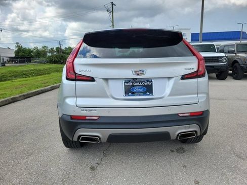 Used 2022 Cadillac XT4 Premium Luxury w/ Technology Package FWD image 5