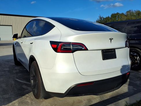 Used 2024 Tesla Model Y Long Range image 4