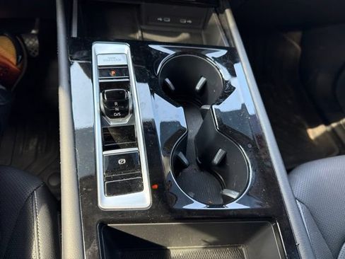 Used 2024 Volkswagen Atlas SE AWD/4WD image 26