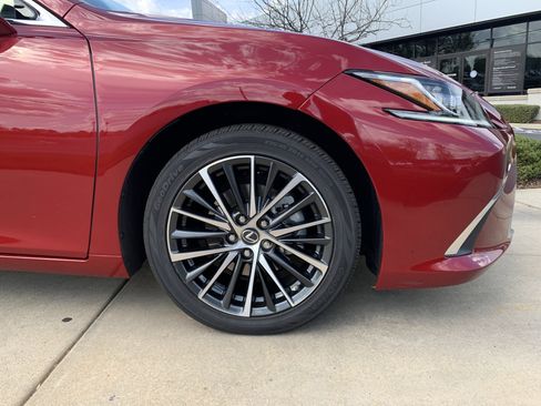 Certified 2024 Lexus ES 350 w/ Premium Package FWD image 13