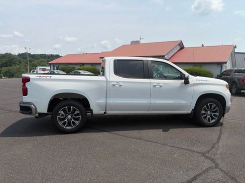 Used 2023 Chevrolet Silverado 1500 LT AWD/4WD image 11