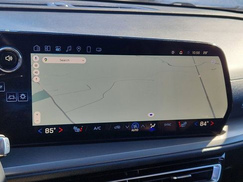 Used 2025 Chevrolet Traverse LT w/ Driver Confidence Package image 10