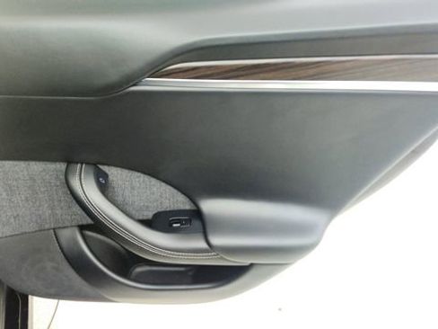 Used 2021 Tesla Model S Plaid image 28