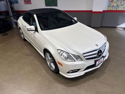 Used 2011 Mercedes-Benz E 550 Cabriolet image 21