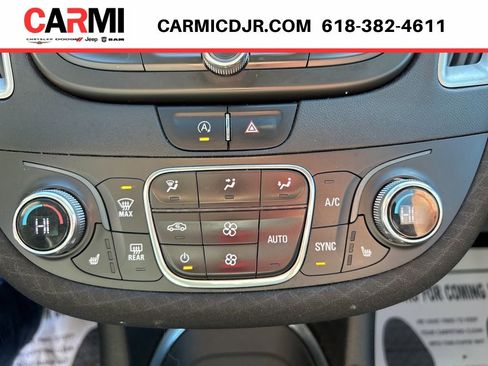 Used 2022 Chevrolet Malibu LT FWD image 22