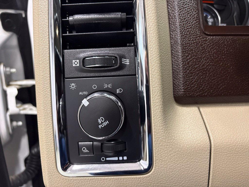 Used 2014 RAM 3500 Laramie AWD/4WD image 27