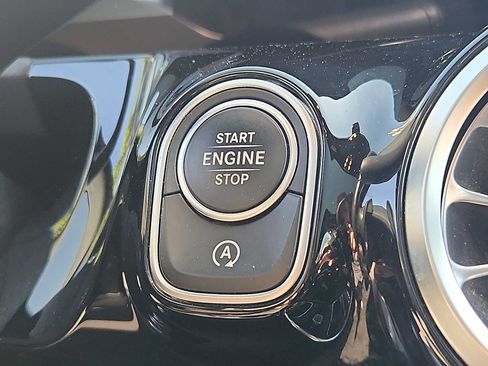 Used 2021 Mercedes-Benz GLA 250 4MATIC image 23