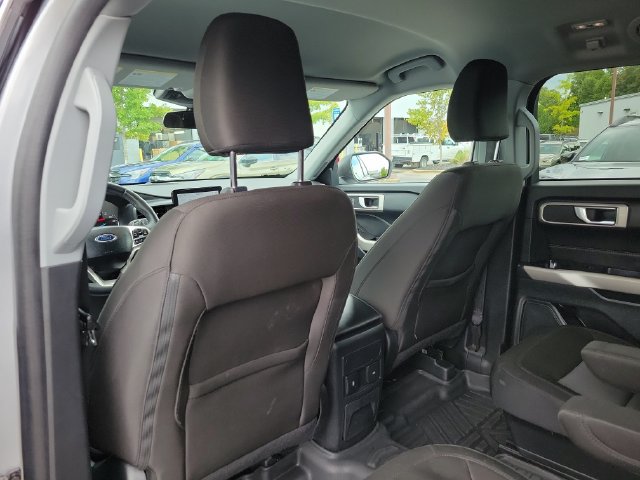 Used 2024 Ford Explorer XLT RWD image 12