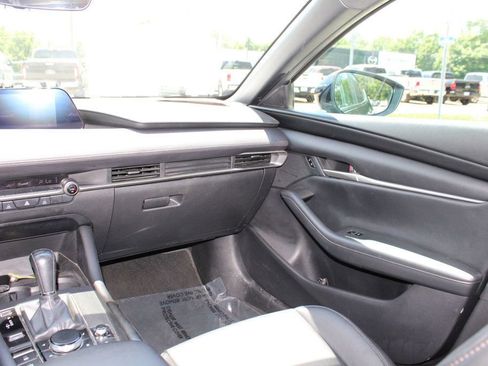 Used 2023 MAZDA MAZDA3 s FWD image 16
