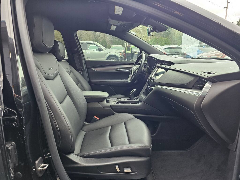 Used 2023 Cadillac XT5 Luxury AWD/4WD image 9
